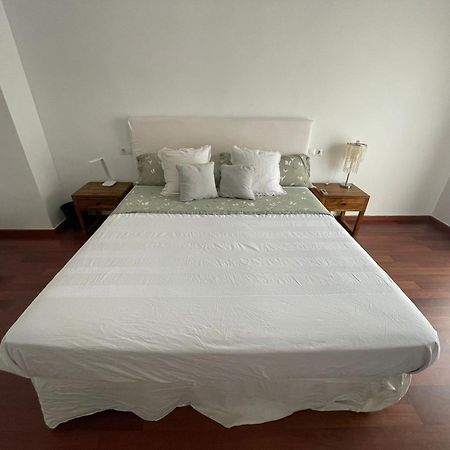 Tokyo Rooms Almeria Bagian luar foto