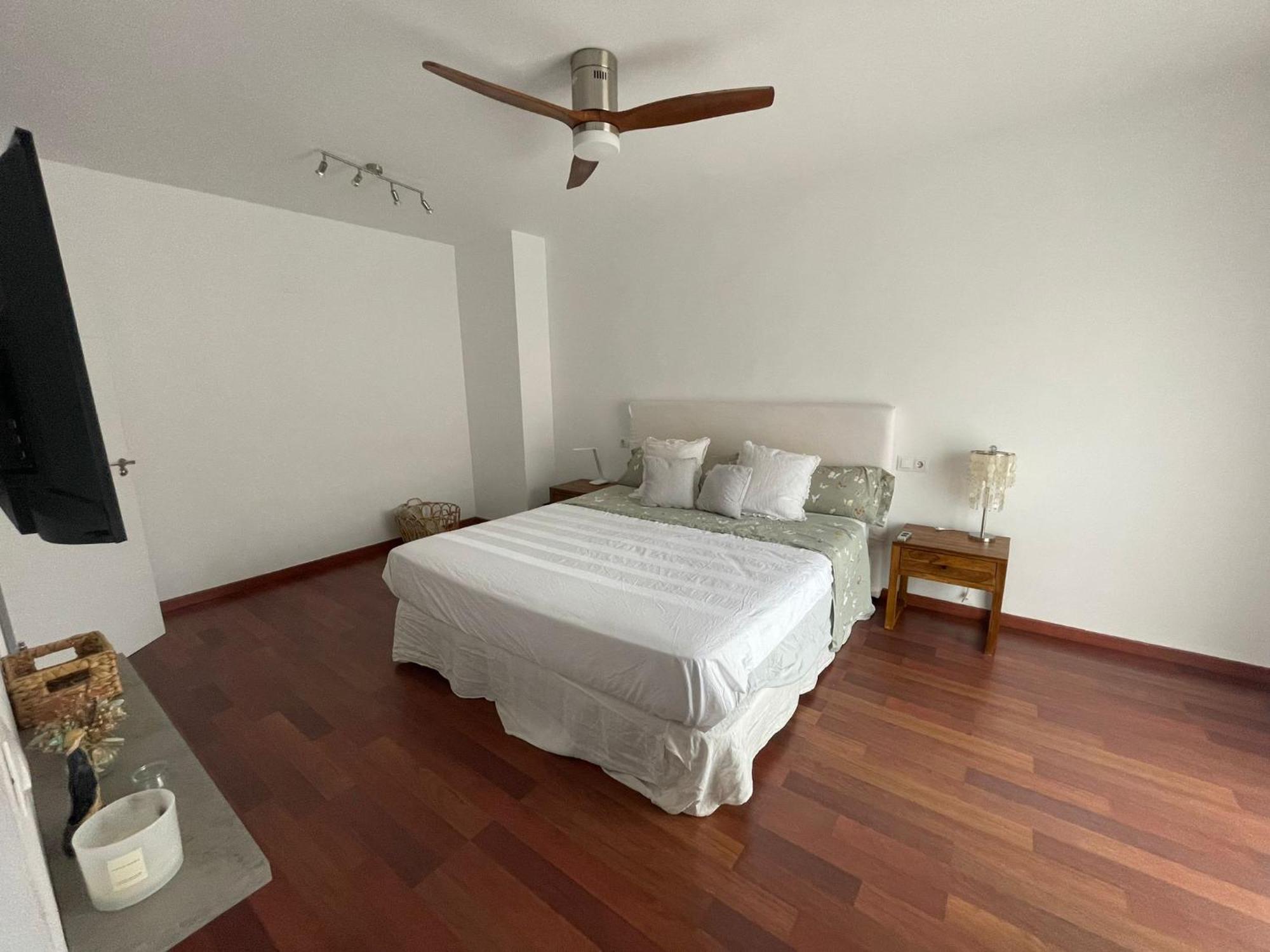 Tokyo Rooms Almeria Bagian luar foto